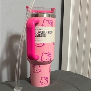 Stanley Hello Kitty - new in box.  40 oz Flowstate Quencher H2.0
